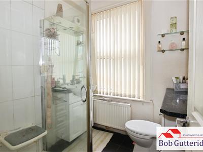 EN-SUITE SHOWER ROOM